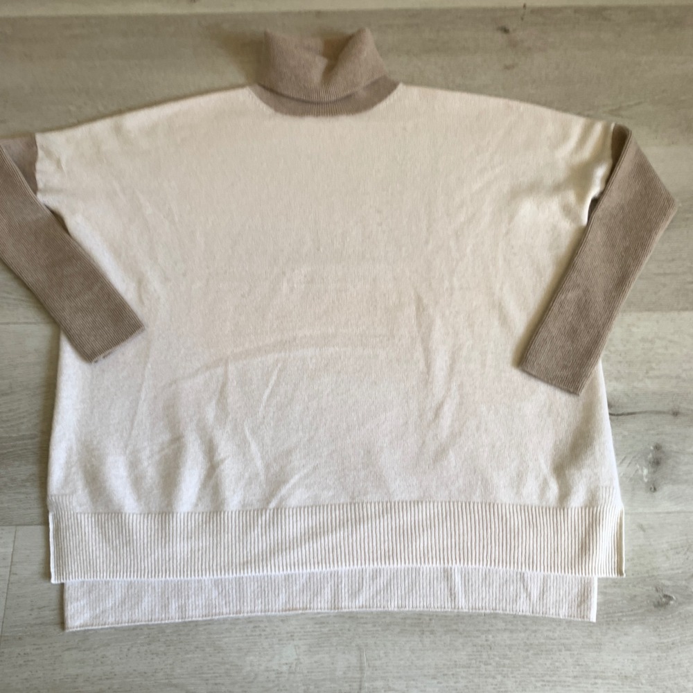 Minnie Rose Colorblock Turtleneck Sweater Tan White Oversized XS/S